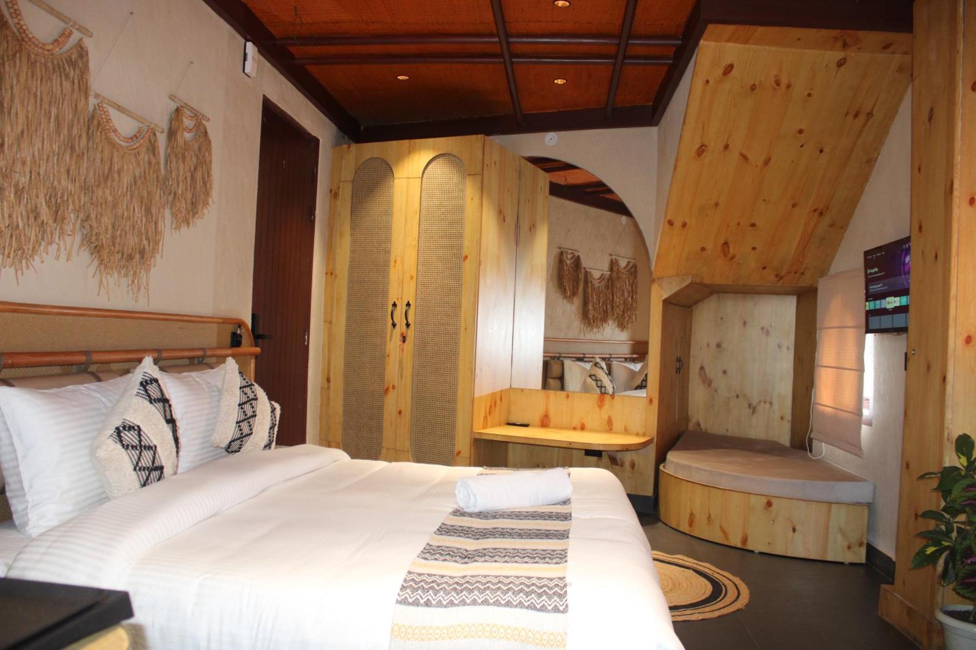 Himalayan Hobbit House Hotel Almora Buitenkant foto