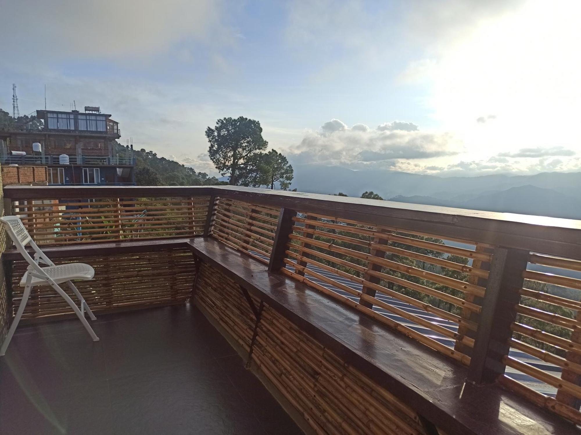 Himalayan Hobbit House Hotel Almora Buitenkant foto